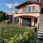 Lago Apartment *